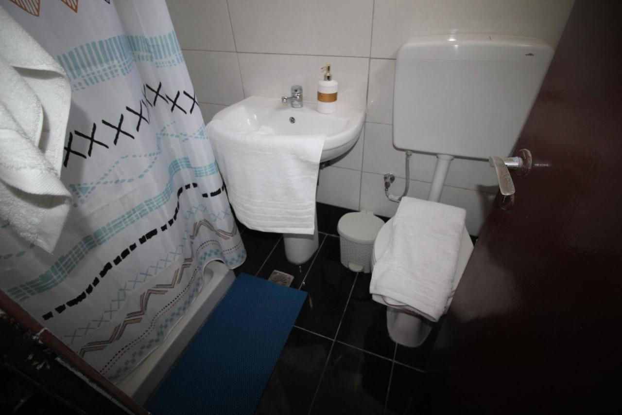 Batis Breeze Bed & Breakfast Perama  Exterior photo